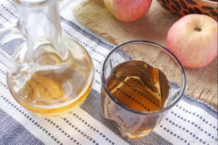 Unveiling the Remarkable Health Benefits of Consuming Apple Cider Vinegar
